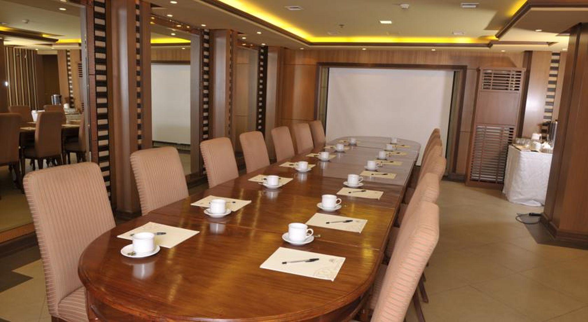Herald Suites Solana Makati City Екстериор снимка