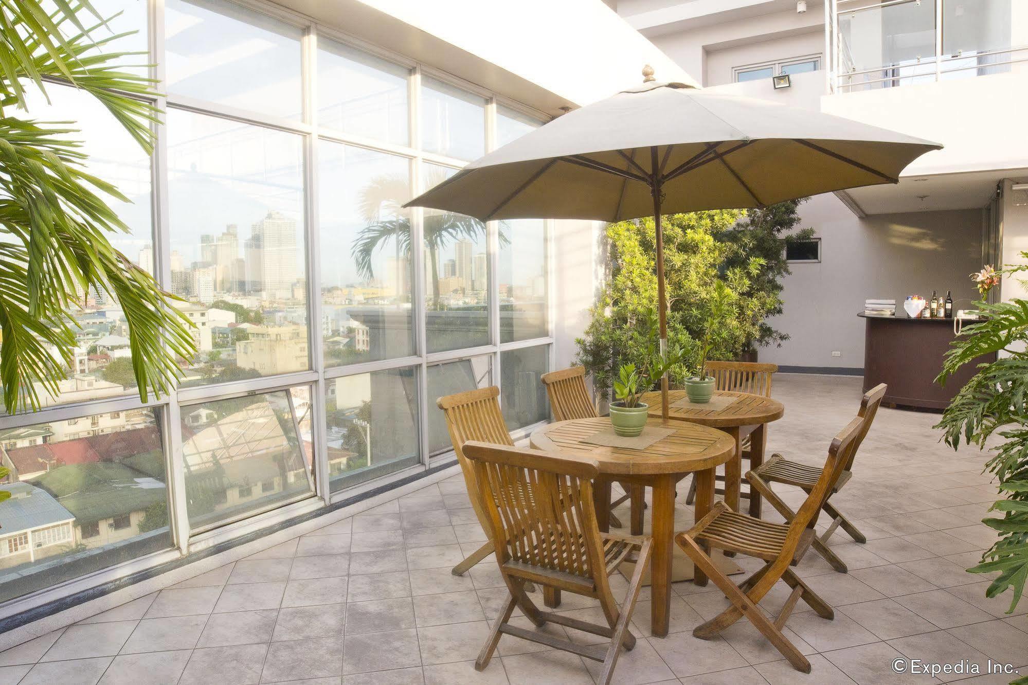 Herald Suites Solana Makati City Екстериор снимка